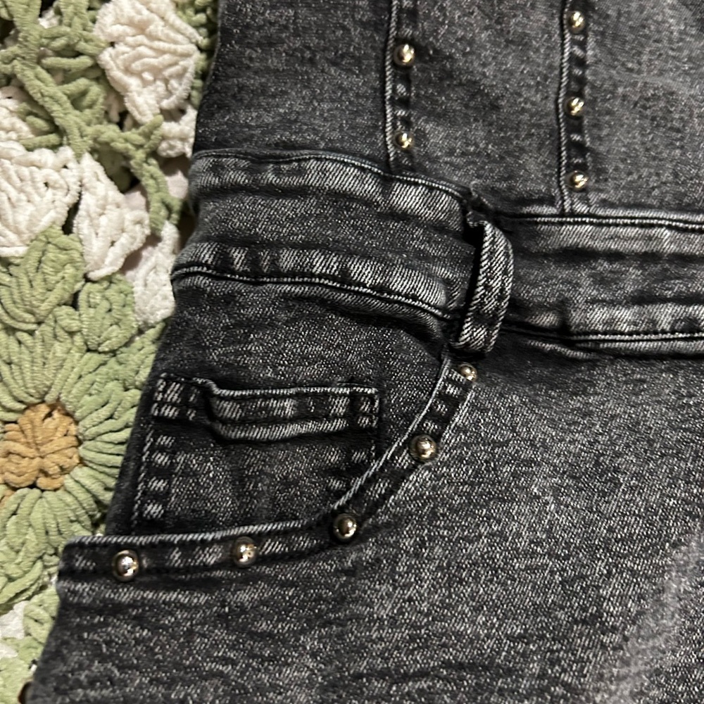 🍂Main Strip Black Denim Romper - Picture 2 of 6
